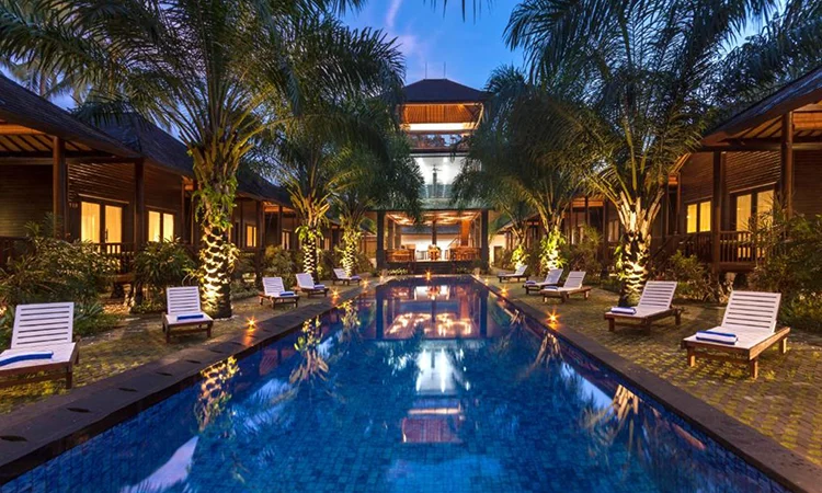 COCONUT BOUTIQUE POOL